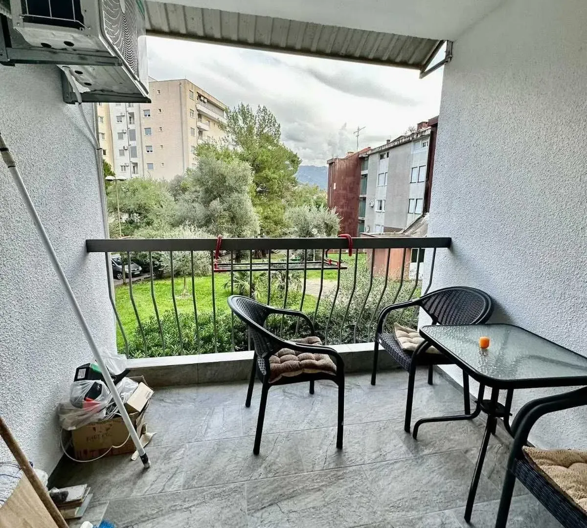Izdavanje, dvosoban stan, 83m², Centar, Budva
