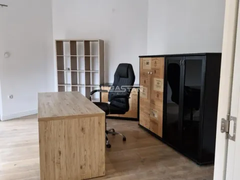 Izdavanje, poslovni prostor, 72m², Kalenić Pijaca, Vračar Sve Podlokacije - image 9