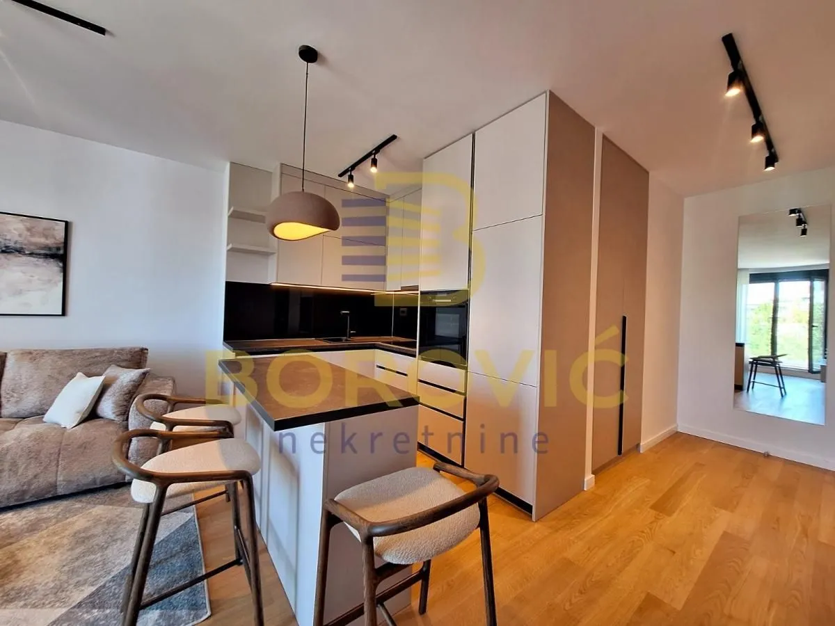 Izdavanje, dvosoban stan, 50m², Crveni Krst, Beograd