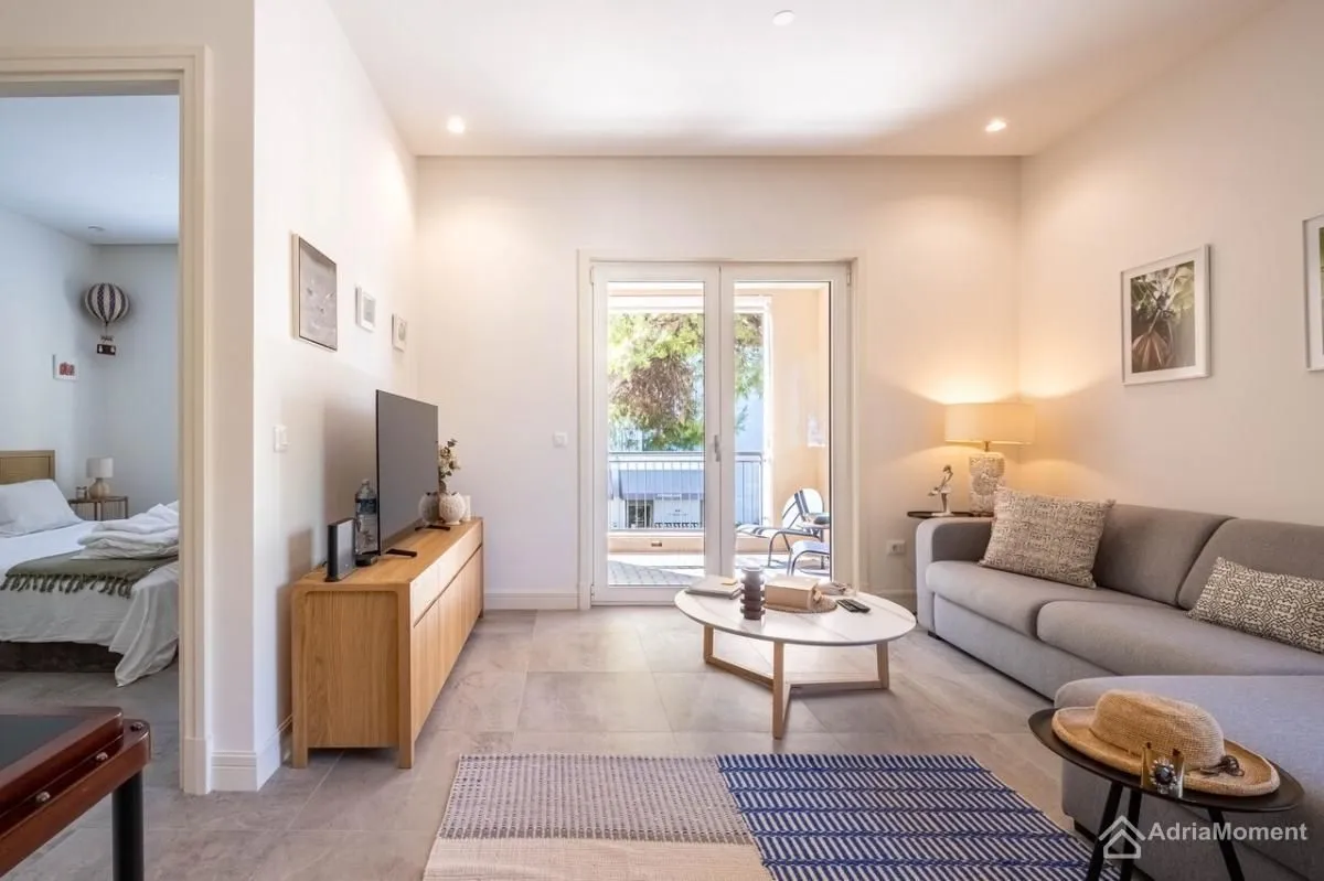 Prodaja, jednosoban stan, 57m², Radovići, Tivat