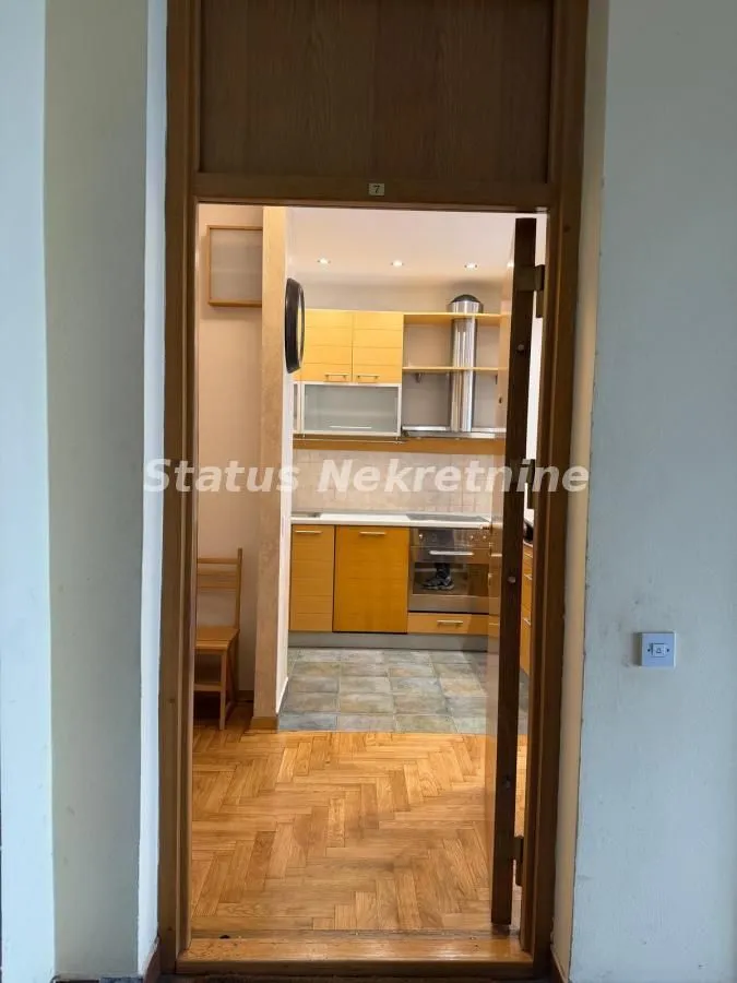 Izdavanje, trosoban stan, 64m², Stari grad, Novi Sad