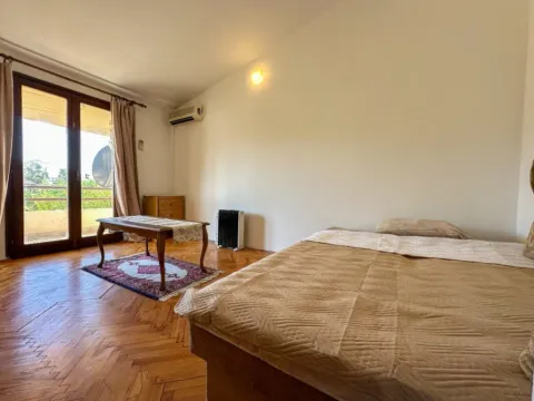 Izdavanje, kuća, 150m², City Kvart, Podgorica - image 9