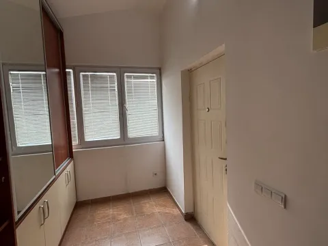 Izdavanje, kuća, 85m², Šušanj, Bar - image 10