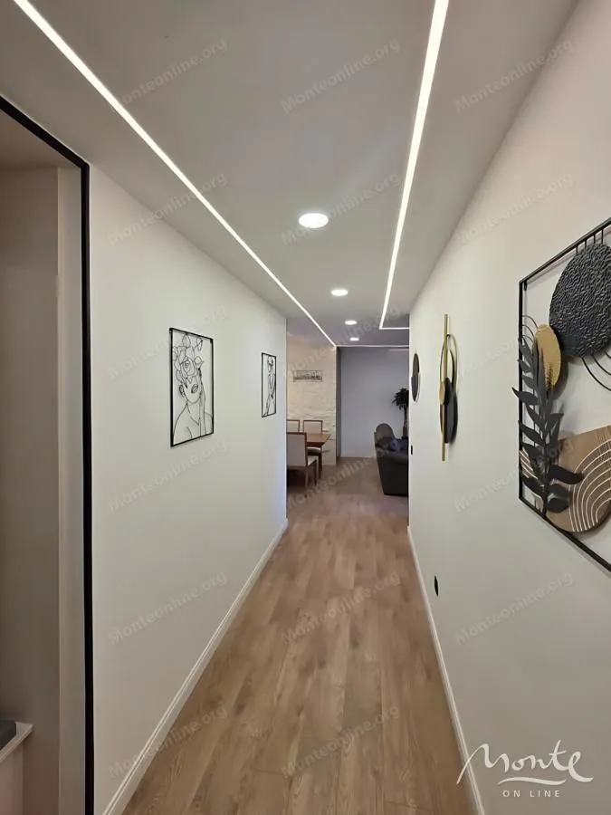 Sale, three bedroom apartment, 106m², Bečići, Budva