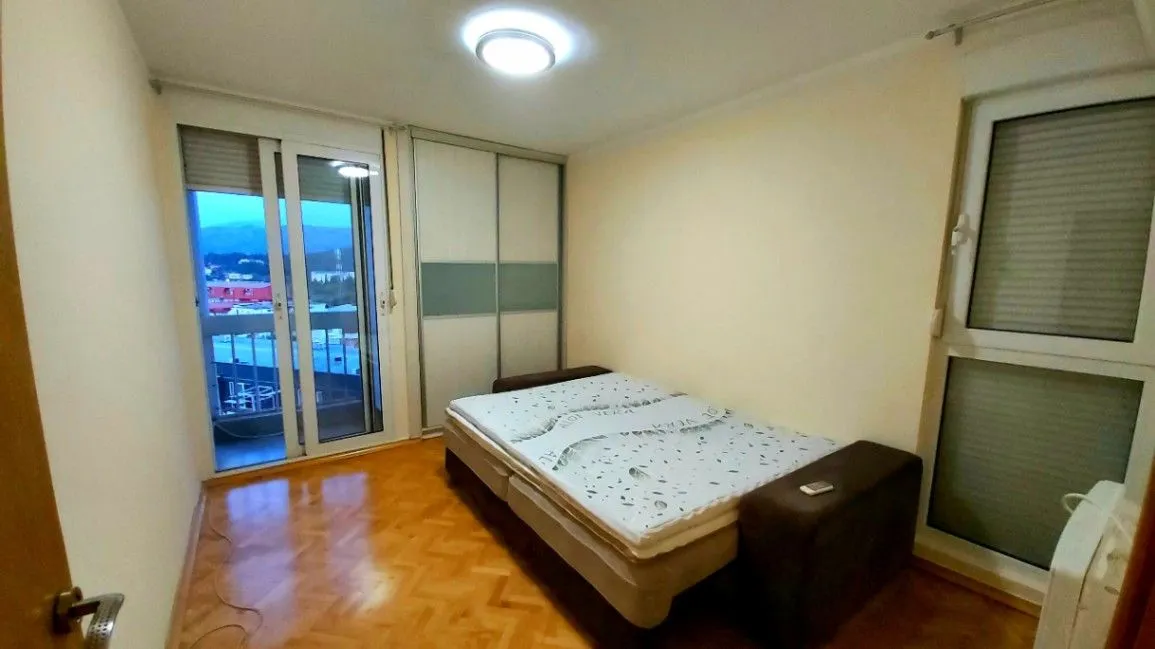 Izdavanje, dvosoban stan, 82m², Preko Morače, Podgorica