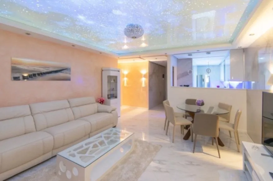 Izdavanje, dvosoban stan, 100m², Rafailovići, Budva