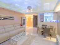 Izdavanje, dvosoban stan, 100m², Rafailovići, Budva - image 1