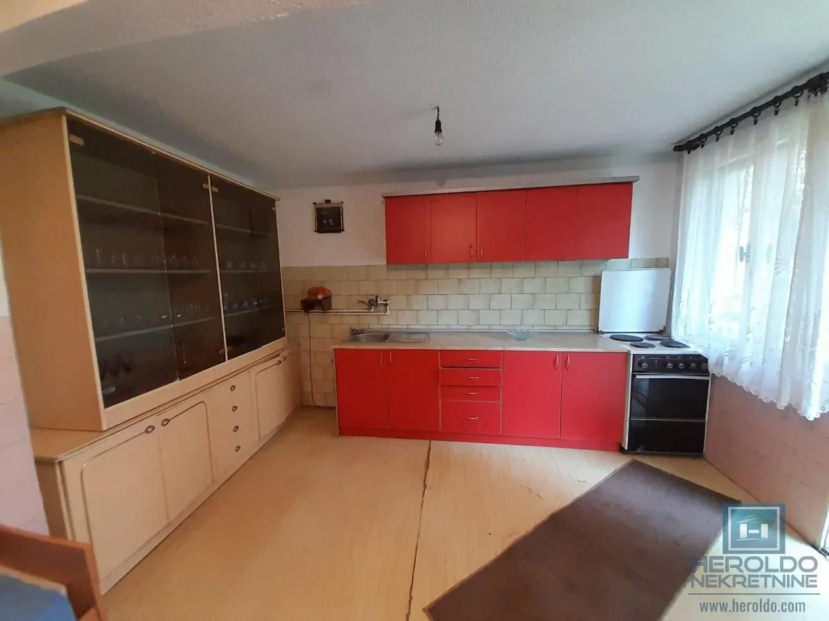 Prodaja, kuća, 200m², Glogovac, Jagodina