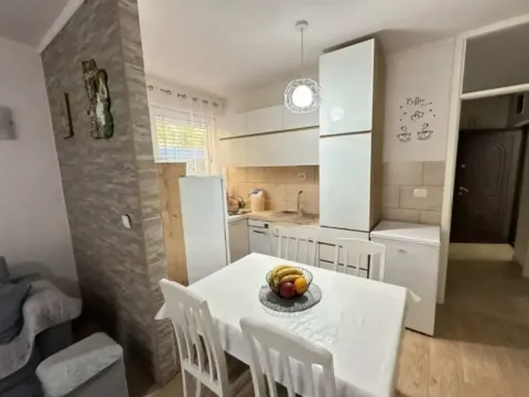 Prodaja, dvosoban stan, 48m², Dobrota, Kotor - image 9