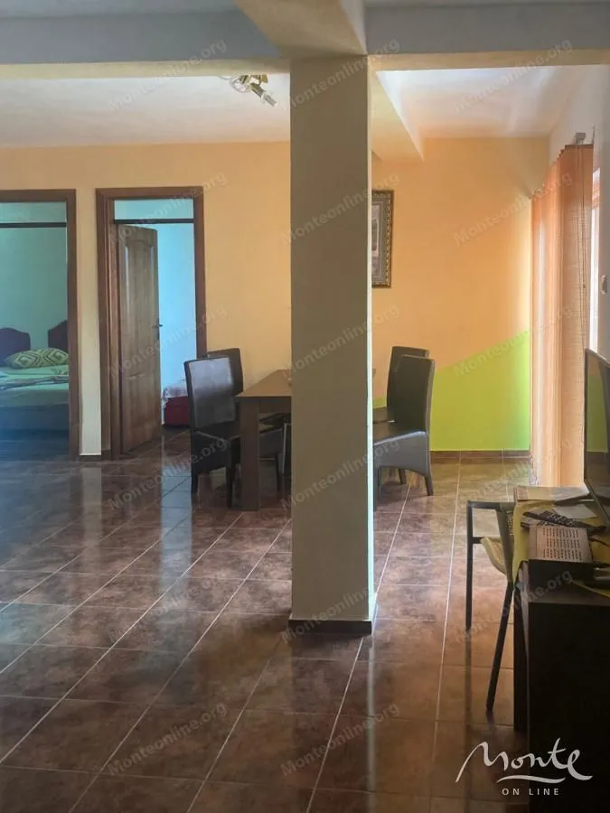 Sale, office space, 1800m², Utjeha, Bar