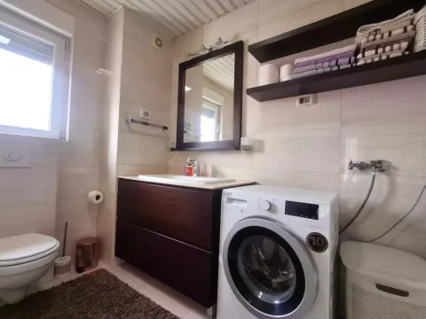 Rent, three bedroom apartment, 120m², City Kvart, Podgorica - image 14