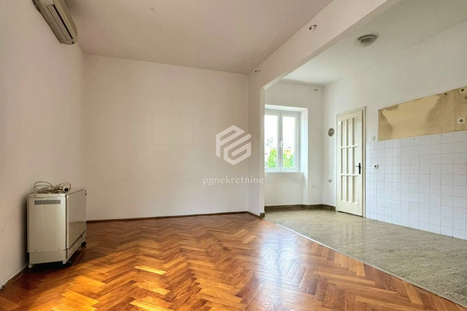 Prodaja, dvosoban stan, 86m², Centar, Podgorica