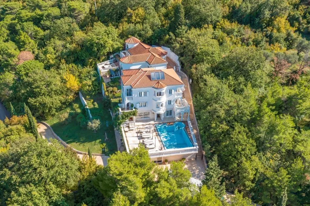 Sale, house, 485m², Sveti Stefan, Budva