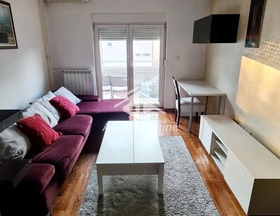 Izdavanje, dvosoban stan, 57m², Crveni Krst, Beograd