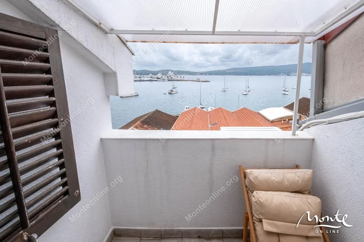 Prodaja, trosoban stan, 63m², Tivat, Crna Gora
