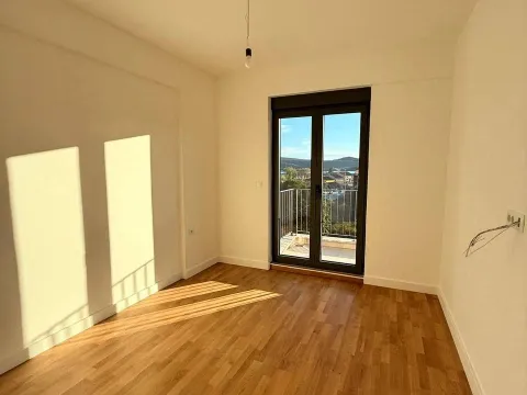 Prodaja, dvosoban stan, 72m², Centar, Tivat - image 4