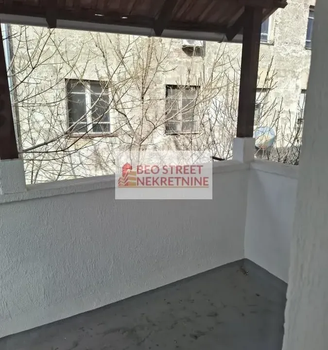 Izdavanje, četvorosoban stan, 85m², Savski Venac, Beograd