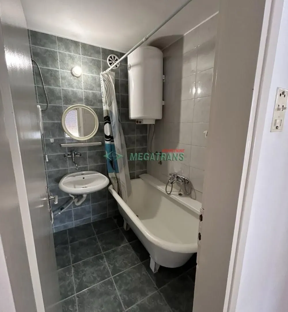 Izdavanje, dvosoban stan, 53m², Železnička Stanica, Novi Sad Sve Podlokacije