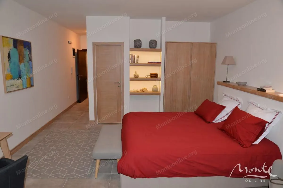 Prodaja, dvosoban stan, 110m², Donja Lastva, Tivat
