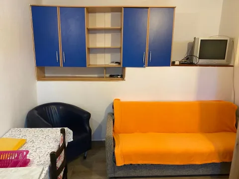 Izdavanje, garsonjera, 25m², Malo Brdo, Podgorica - image 4