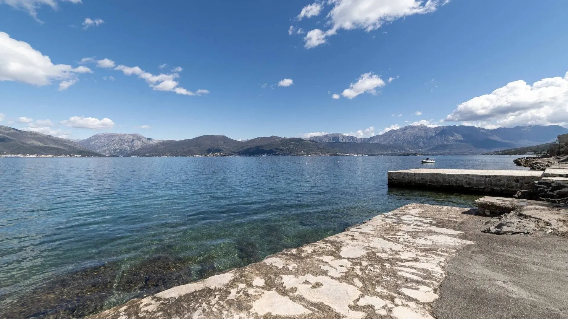 Prodaja, trosoban stan, 122m², Krašići, Tivat