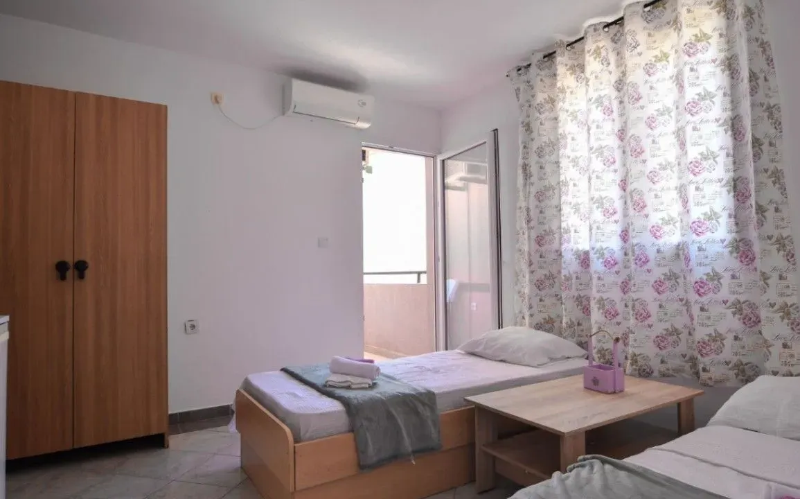 Rent, studio apartment, 30m², Radanovići, Kotor