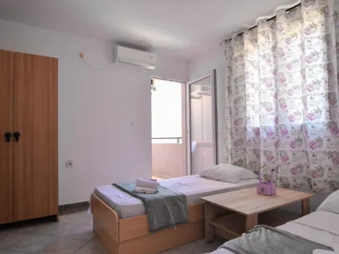 Rent, studio apartment, 30m², Radanovići, Kotor