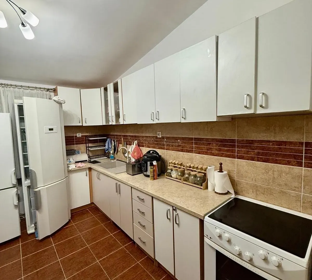 Rent, three bedroom apartment, 140m², Sutomore, Bar