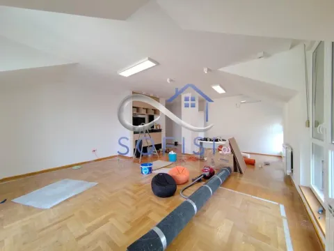 Izdavanje, četvorosoban stan, 147m², Centar, Novi Sad - image 3