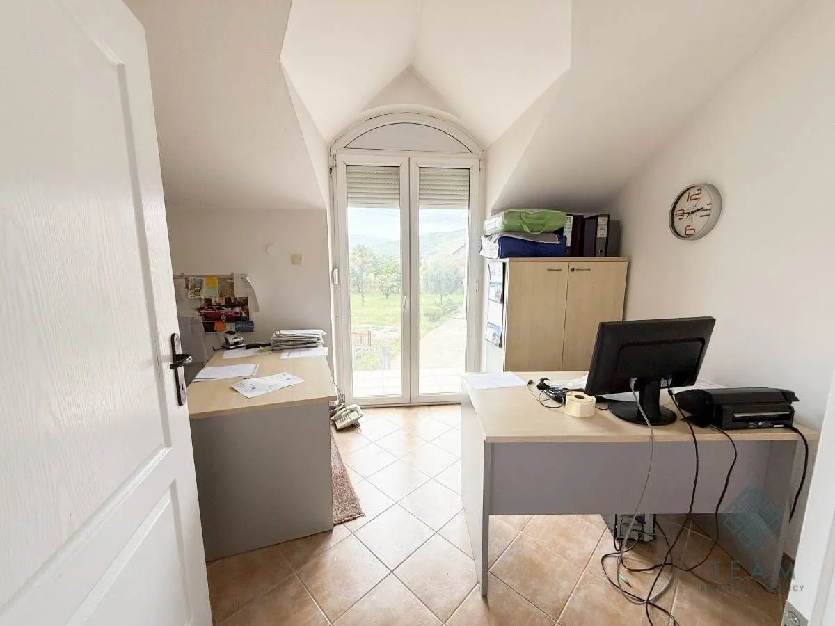 Rent, office space, 110m², Gornja Gorica, Podgorica
