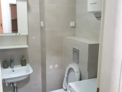 Izdavanje, jednosoban stan, 45m², Blok 9, Podgorica - image 7