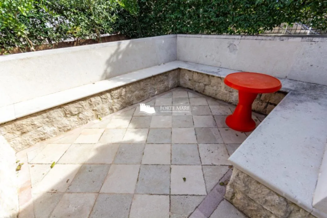 Prodaja, dvosoban stan, 68m², Srbina, Herceg Novi