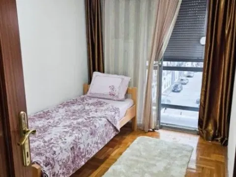 Izdavanje, jednosoban stan, 40m², Kod Big Fashion-a, Podgorica - image 6