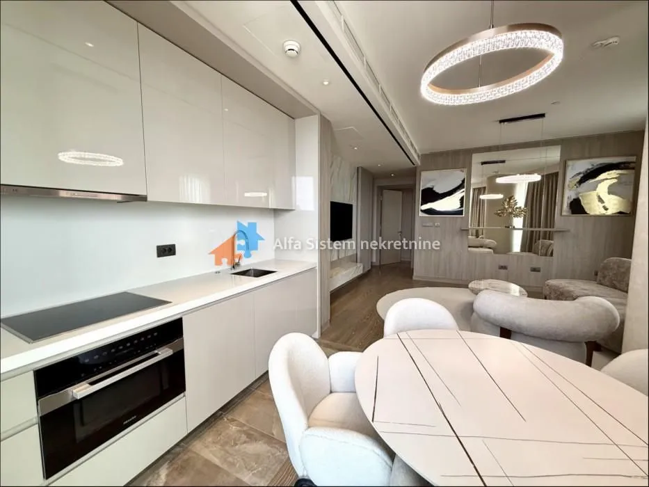Izdavanje, dvosoban stan, 74m², Savski Venac, Beograd