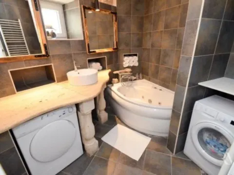 Izdavanje, kuća, 100m², Stari Grad Kotor, Kotor - image 7