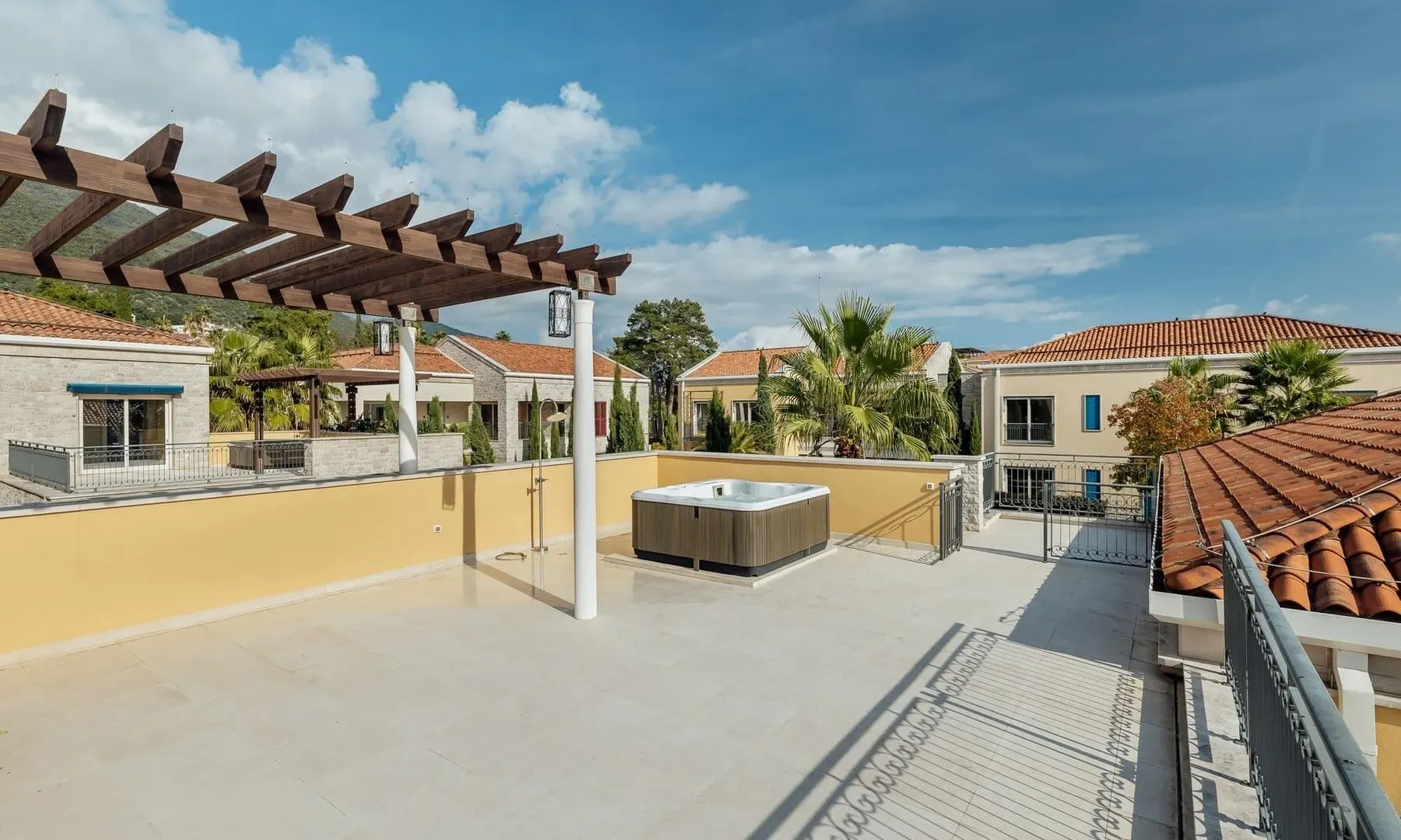 Prodaja, kuća, 287m², Portonovi, Herceg Novi