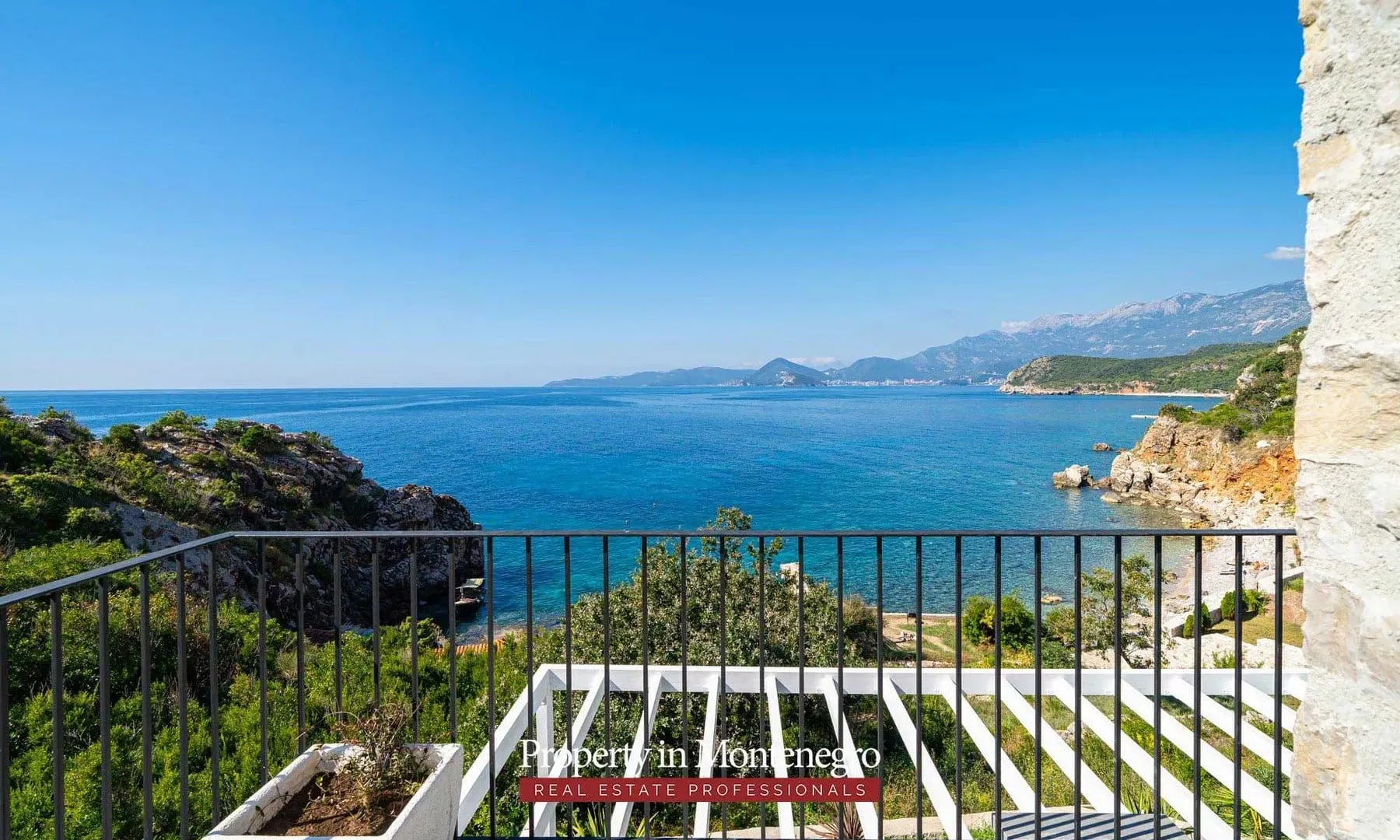 Sale, house, 310m², Rijeka Reževići, Budva