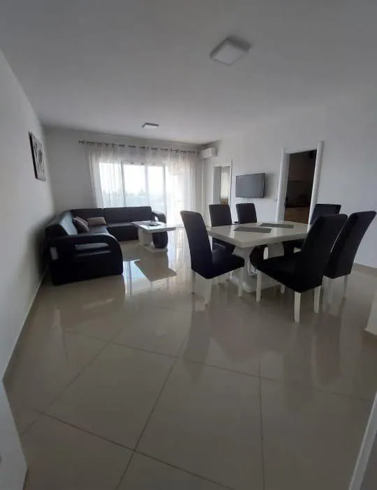 Prodaja, dvosoban stan, 79m², Šušanj, Bar