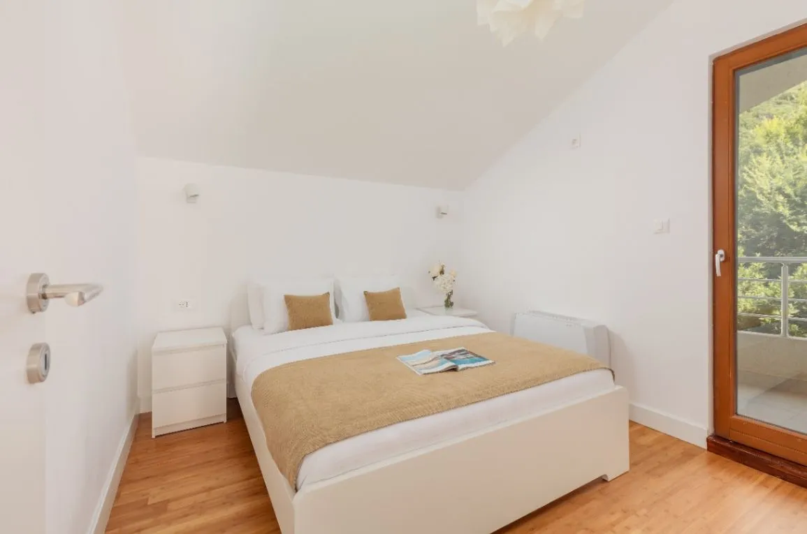 Prodaja, trosoban stan, 139m², Risan, Kotor