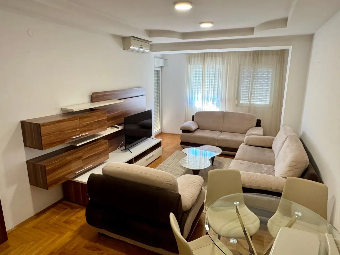 Izdavanje, jednosoban stan, 51m², City Kvart, Podgorica
