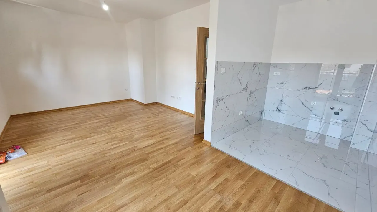 Izdavanje, jednosoban stan, 50m², Momišići, Podgorica