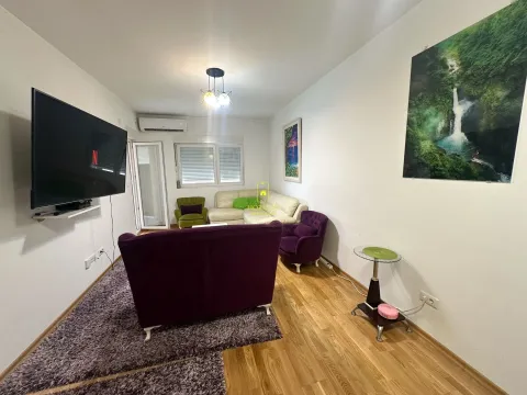 Sale, two bedroom apartment, 70m², Tuški Put, Podgorica - image 2