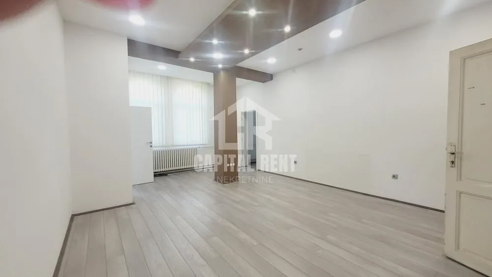 Rent, office space, 36m², Senjak, Beograd