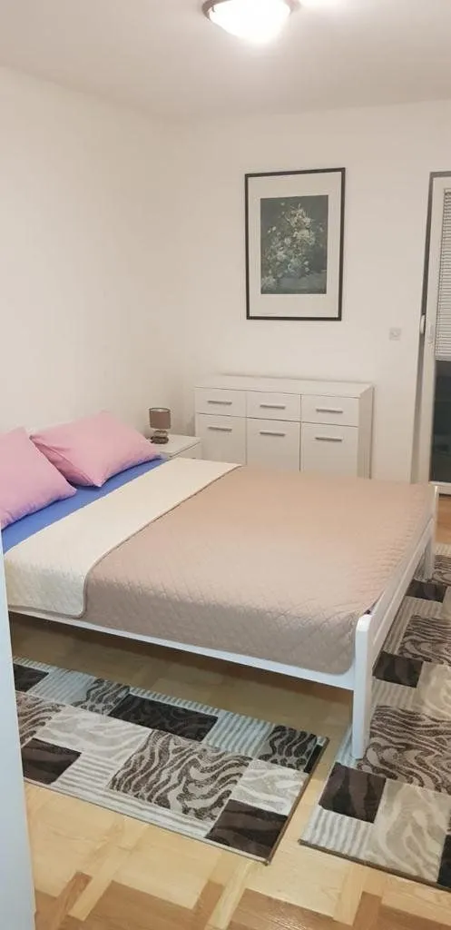 Izdavanje, jednosoban stan, 40m², Budva, Crna Gora