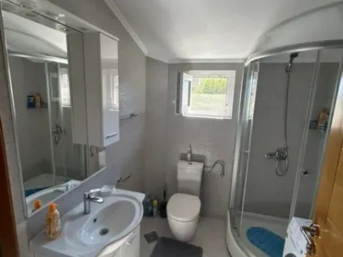 Izdavanje, dvosoban stan, 84m², Zagorič, Podgorica - image 11