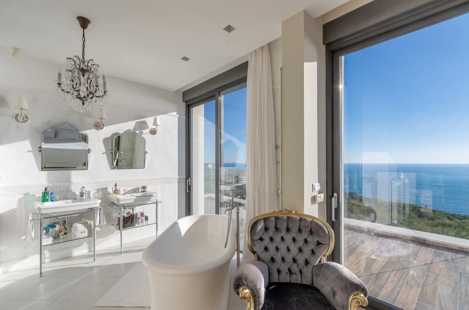 Sale, house, 550m², Reževići, Budva