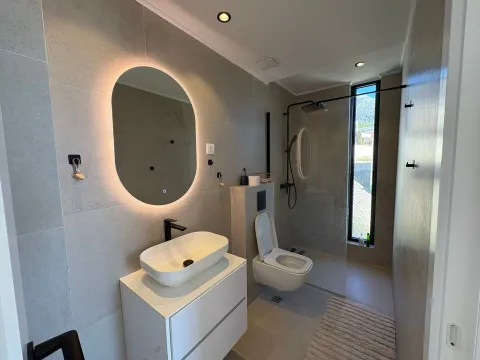 Prodaja, četvorosoban stan, 165m², Herceg Novi, Crna Gora - image 18
