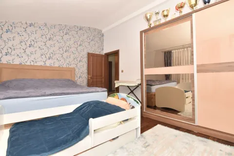Prodaja, kuća, 175m², Velje Brdo, Podgorica - image 13