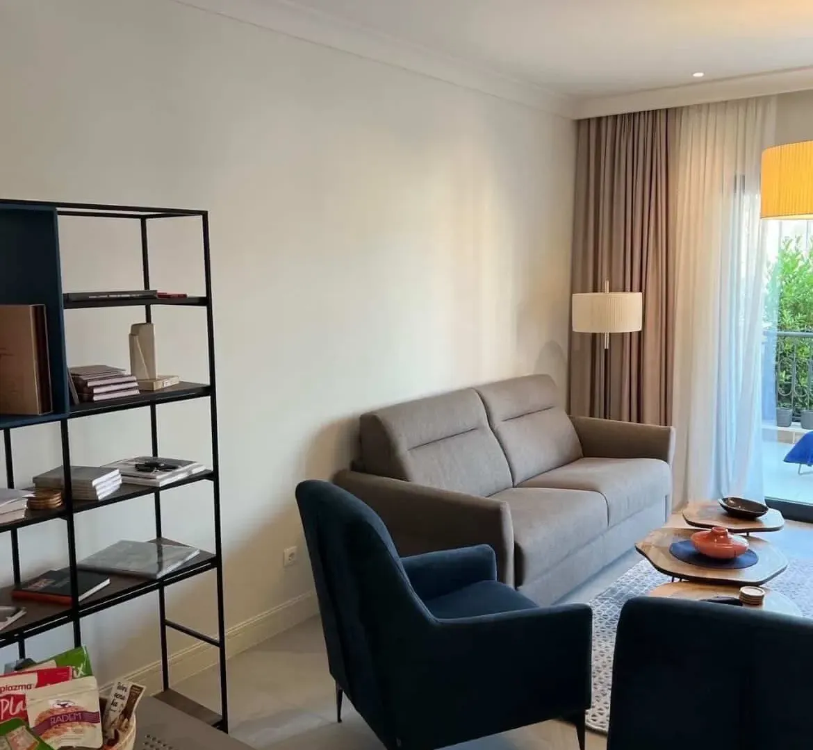 Izdavanje, jednosoban stan, 83m², Luštica Bay, Tivat
