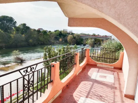 Rent, three bedroom apartment, 162m², Spuž, Danilovgrad - image 16